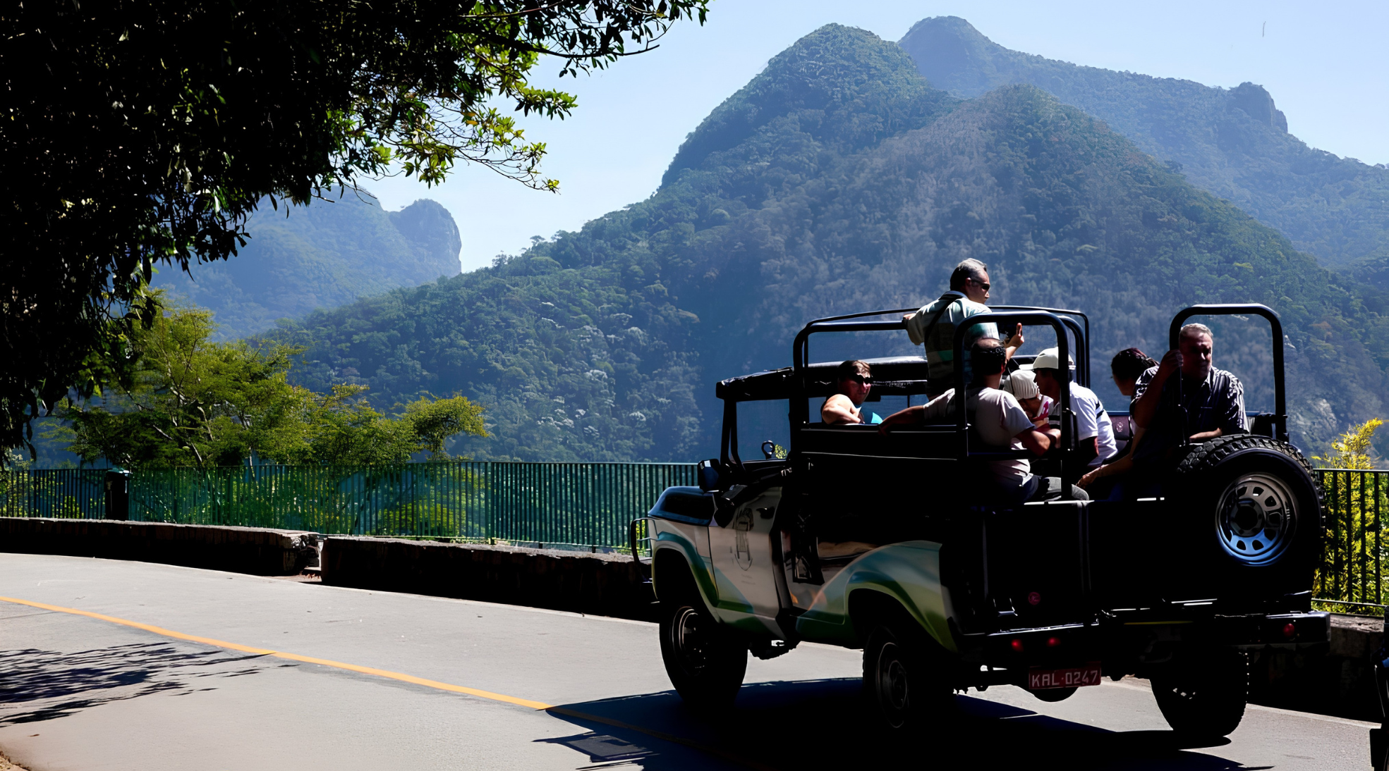 FLORESTA DA TIJUCA COM SANTA TERESA BY JEEP